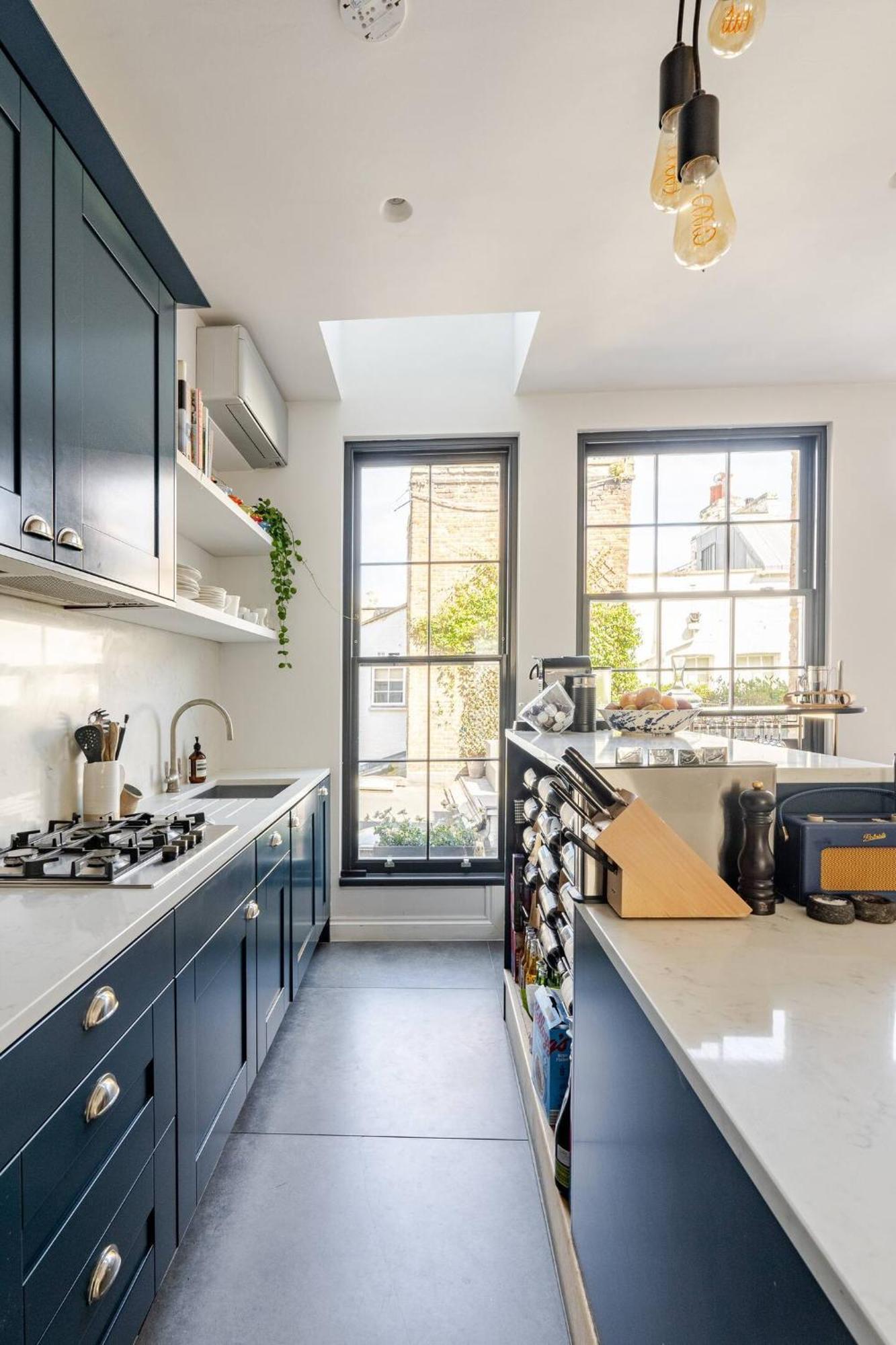Casa de Férias Delightful Notting Hill 2 Bed House With Garden *